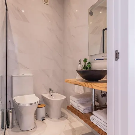 Appartamento T2 Furnished In Central Lisbon, Portugal Lisbona
