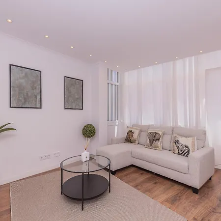 T2 Furnished In Central Lisbon, Portugal