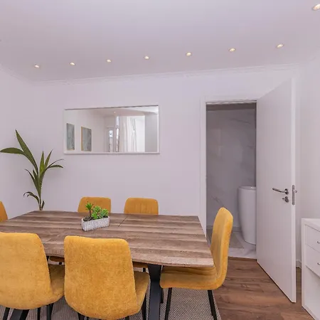 T2 Furnished In Central Lisbon, Portugal